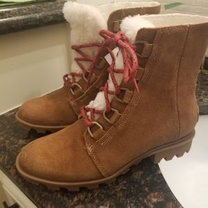 Sorel Phoenix shearling sz8 NEW